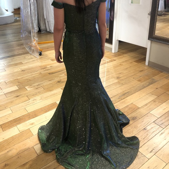 Prom - Picture 2 of 3